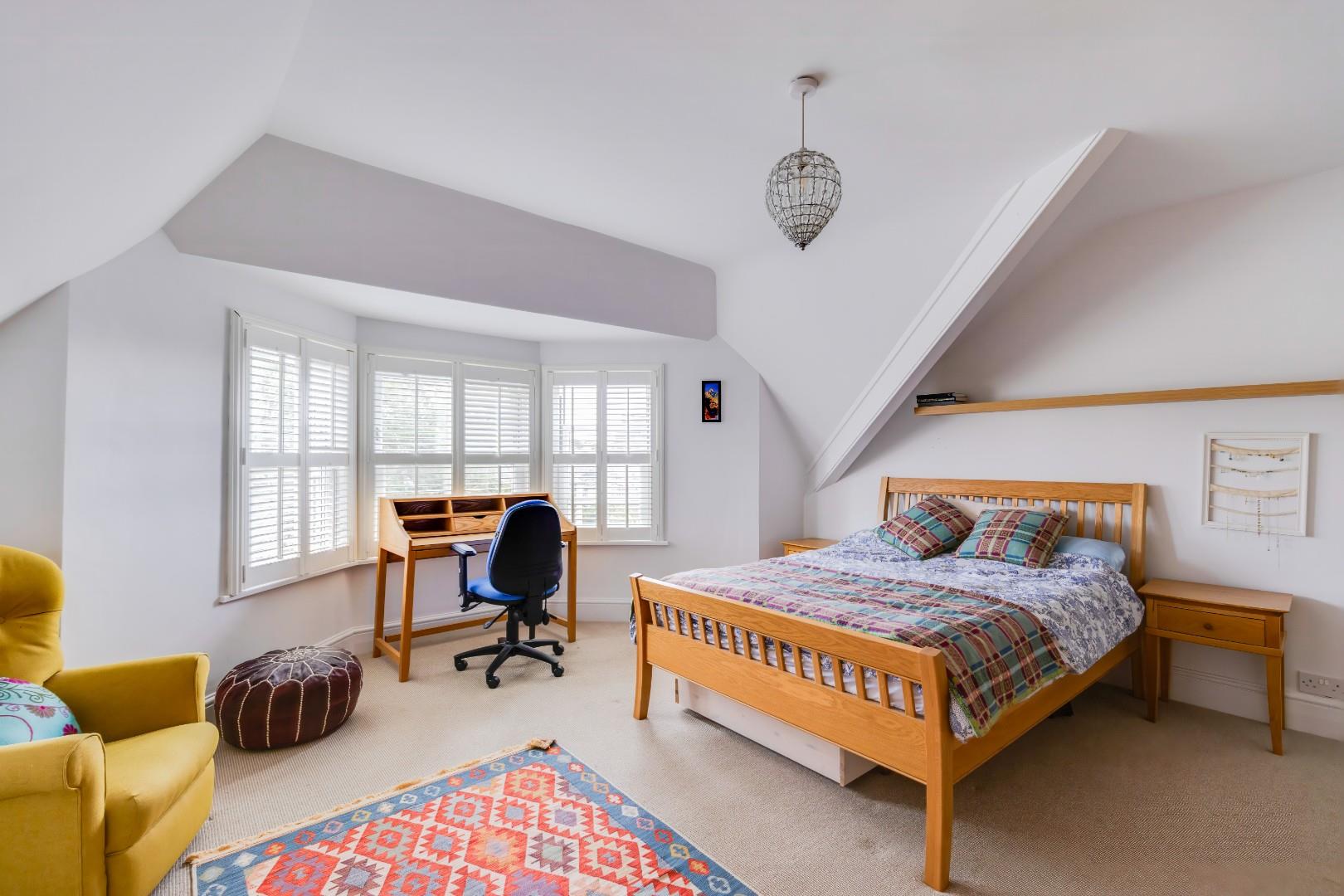 25 Cwrt-Y-Vil Road, Penarth, Vale of Glamorgan, CF64 3HP